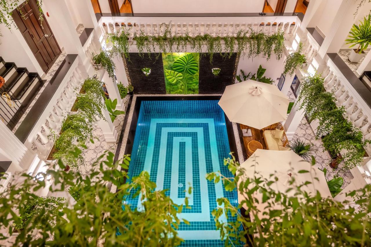 Отель Royal Mansion Boutique Хойан Экстерьер фото